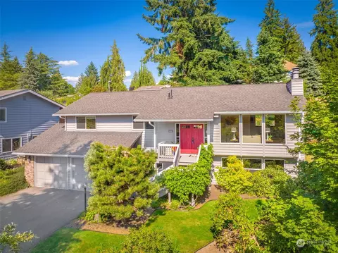 20216 41st Pl NE, Lake Forest Park, WA 98155