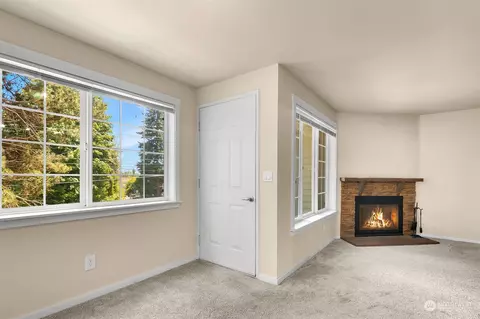 12404 E Gibson Rd #D203, Everett, WA 98204 photo 8