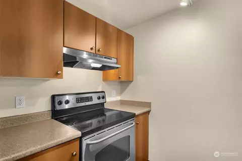 12404 E Gibson Rd #D203, Everett, WA 98204 photo 17