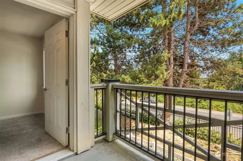 12404 E Gibson Rd #D203, Everett, WA 98204 photo 29