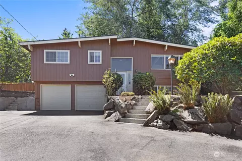 19704 64th Ave NE, Kenmore, WA 98028