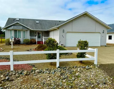 365 Octopus Ave NE, Ocean Shores, WA 98569
