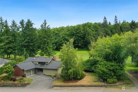 325 Cameron Dr, Port Ludlow, WA 98365