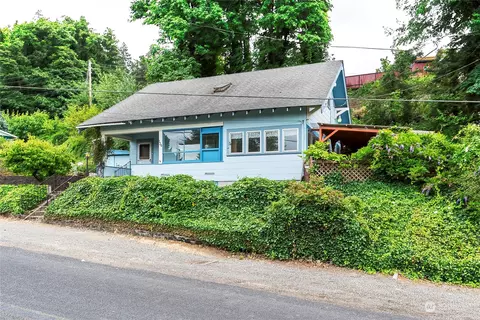 136 Carrolls Ave, Kelso, WA 98626