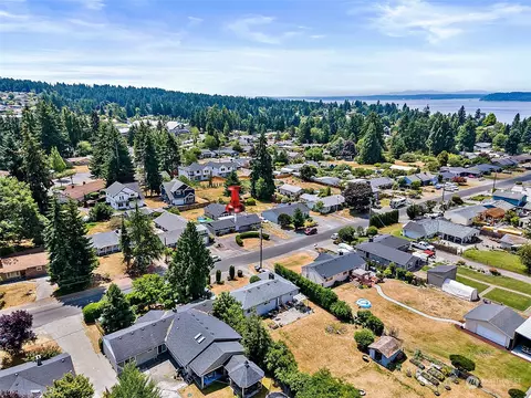 8610 W 36th St, University Place, WA 98466