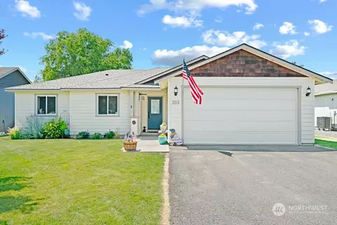203 N Benton St, Kittitas, WA 98934