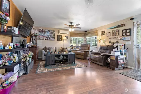 102 E 171st St, Spanaway, WA 98387 photo 4