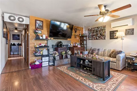 102 E 171st St, Spanaway, WA 98387 photo 3