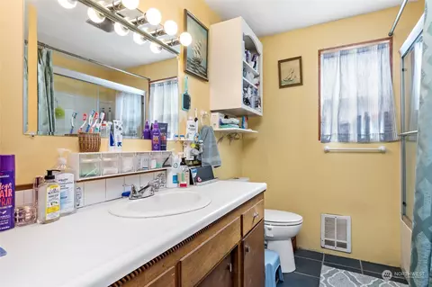 102 E 171st St, Spanaway, WA 98387 photo 19