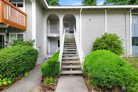 17204 NE 45th St #62, Redmond, WA 98052