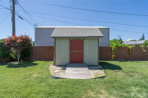 1356 E Pine St, Othello, WA 99344 photo 7