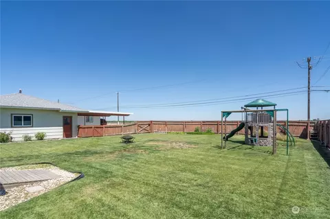 1356 E Pine St, Othello, WA 99344 photo 8