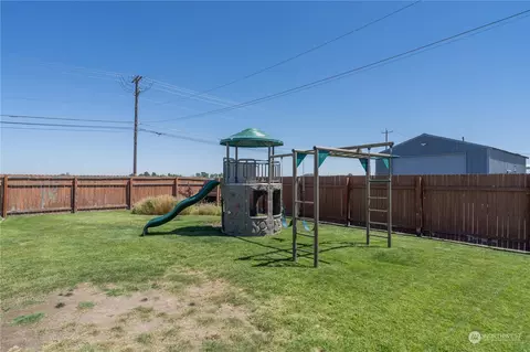 1356 E Pine St, Othello, WA 99344 photo 6