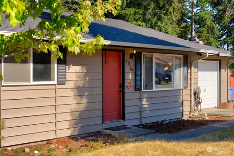 1064 NW Anchor Dr, Oak Harbor, WA 98277