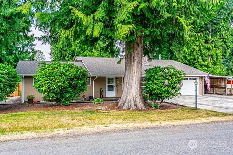 15518 98 Ave E, Puyallup, WA 98375