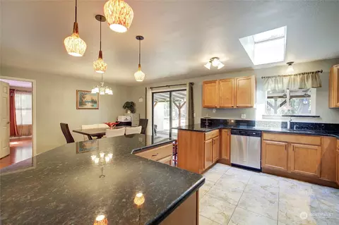 8107 201 St E, Spanaway, WA 98387 photo 5