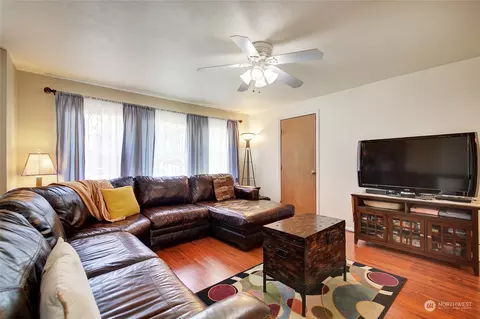 8107 201 St E, Spanaway, WA 98387 photo 4