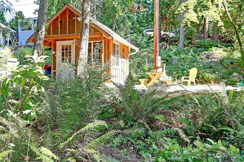 1777 Lake Dr, Camano Island, WA 98282