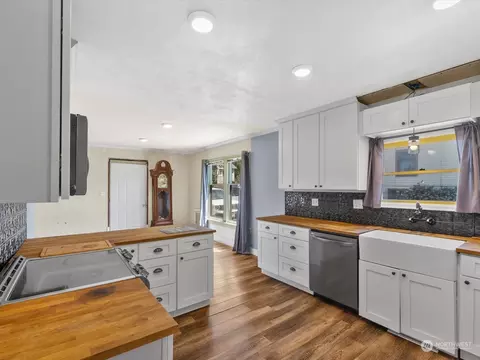 2208 22nd St, Everett, WA 98201 photo 4