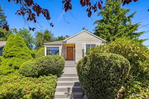 3902 SW Southern St, Seattle, WA 98136