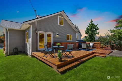 9370 54th Ave S, Seattle, WA 98118