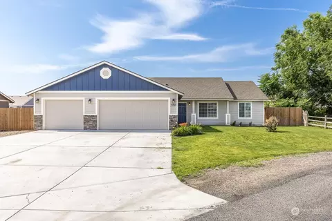 332 E 15th Pl, Kennewick, WA 99337