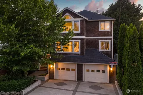 6541 Chapin Pl N, Seattle, WA 98103