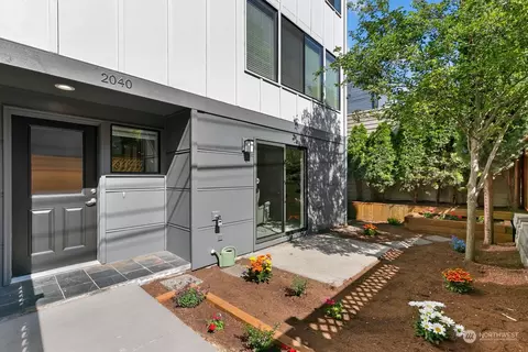 2040 Eastlake Ave E, Seattle, WA 98102