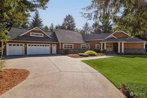 7018 Highlands Dr NE, Olympia, WA 98516
