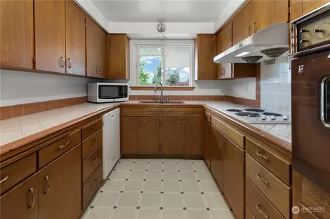 5501 Sunset Ln, Everett, WA 98203 photo 9