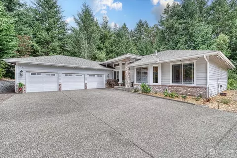 1091 Paha View Dr, Fox Island, WA 98333