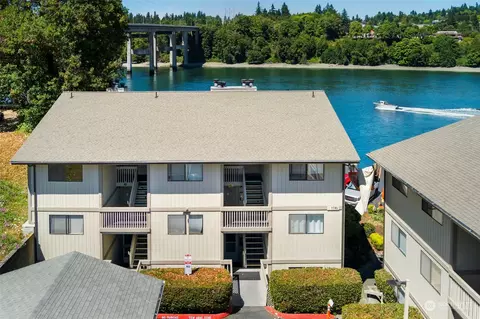 1745 Park Ave #C301, Bremerton, WA 98337