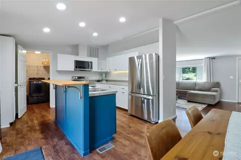 712 Tipsoo Loop S, Rainier, WA 98576 photo 8
