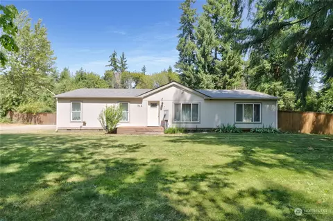 712 Tipsoo Loop S, Rainier, WA 98576