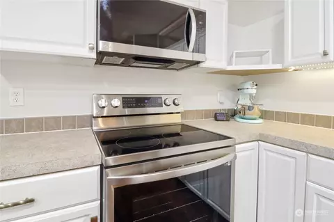 712 Tipsoo Loop S, Rainier, WA 98576 photo 10