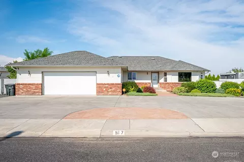 517 N Crestview Dr, Moses Lake, WA 98837
