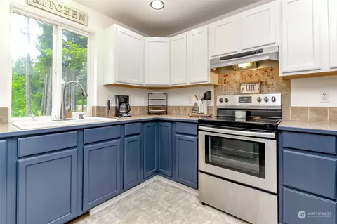 714 Golphnee Loop SE, Rainier, WA 98576 photo 8