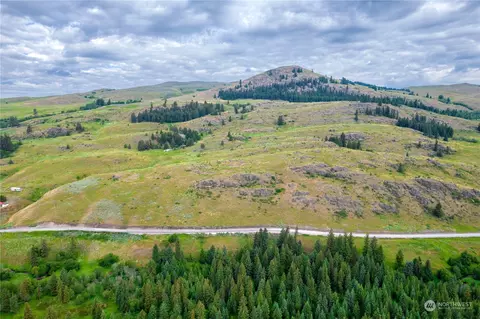 200 Bolster Rd, Oroville, WA 98844