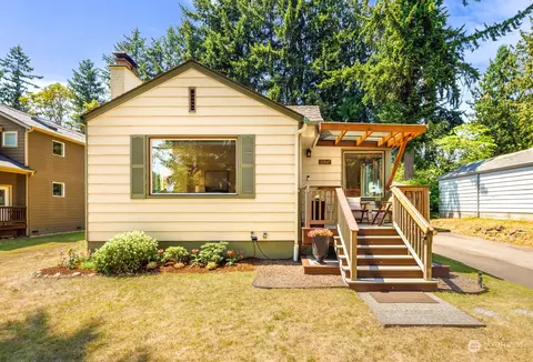 11047 23rd Ave NE, Seattle, WA 98125