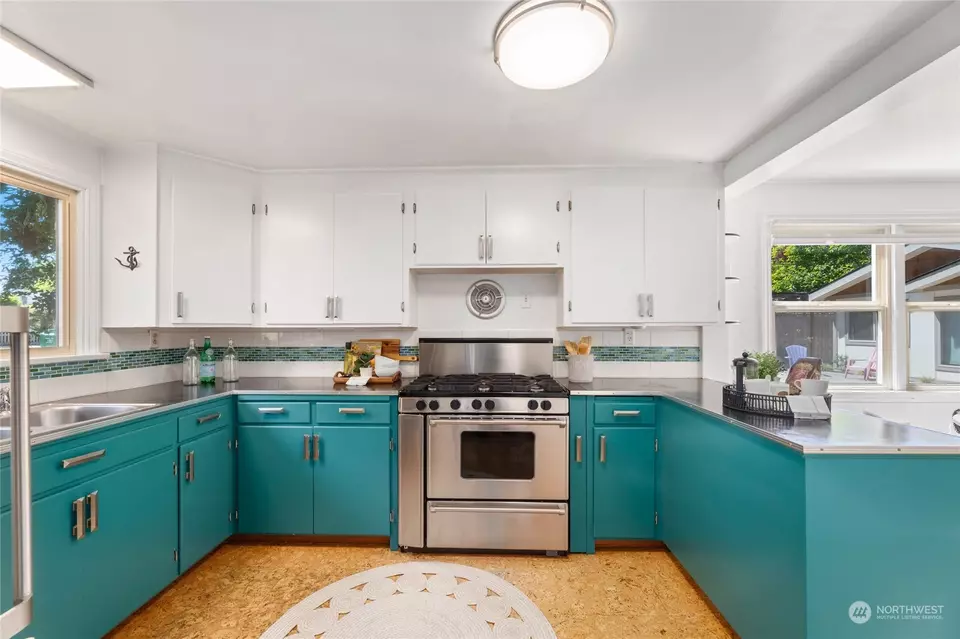  10223 42nd Ave SW, Seattle, WA 98146 photo 6
