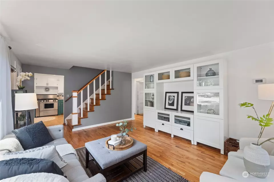  10223 42nd Ave SW, Seattle, WA 98146 photo 4