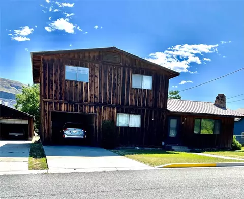 6 S Garden Ave, Rock Island, WA 98850