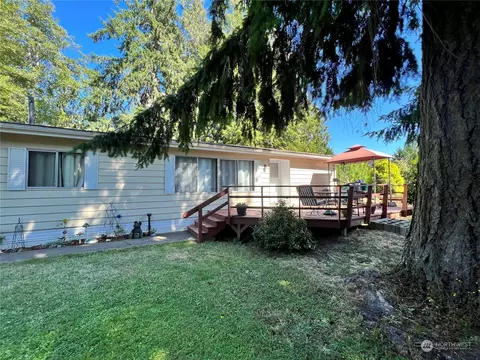 9818 NW Lookoout Dr, Olympia, WA 98502
