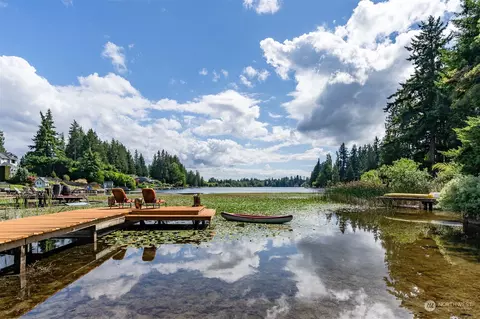 426 Lakeview Rd, Lynnwood, WA 98087