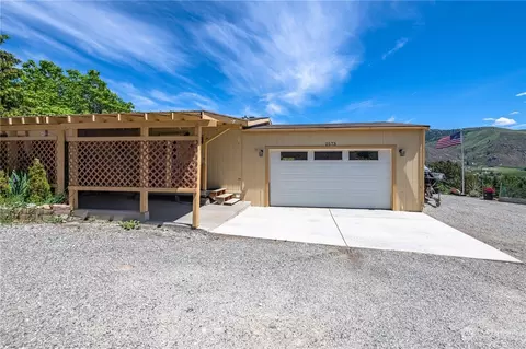 2573 Auvil Ave, Entiat, WA 98822