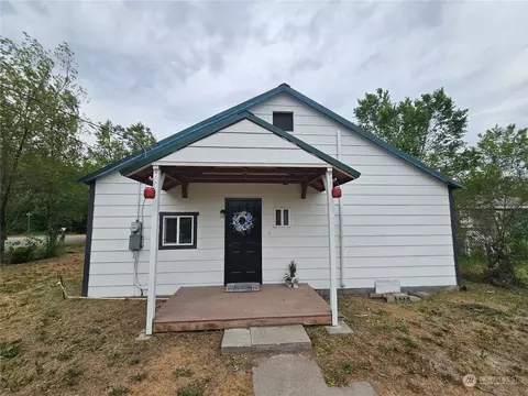 210 16th Ave, Oroville, WA 98844