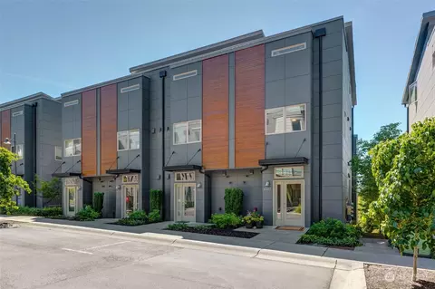 4221 213th Pl SE #60, Issaquah, WA 98029