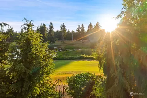 344 E Fairway Dr, Allyn, WA 98524