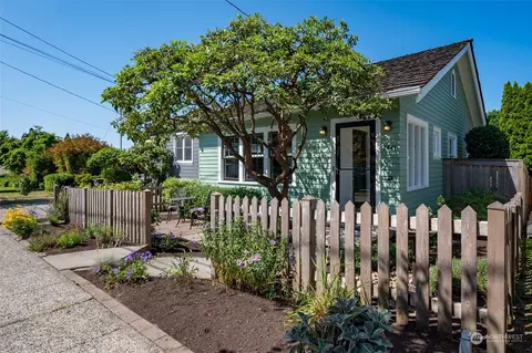 2441 31st Ave W, Seattle, WA 98199