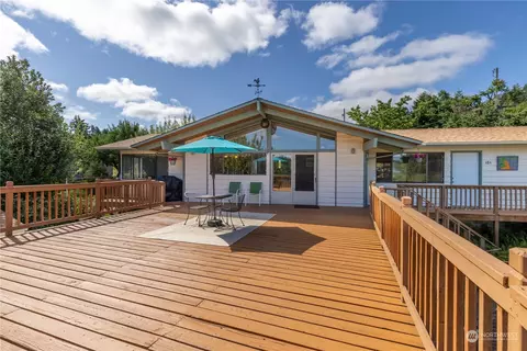 181 E Main St, Union, WA 98592 photo 6